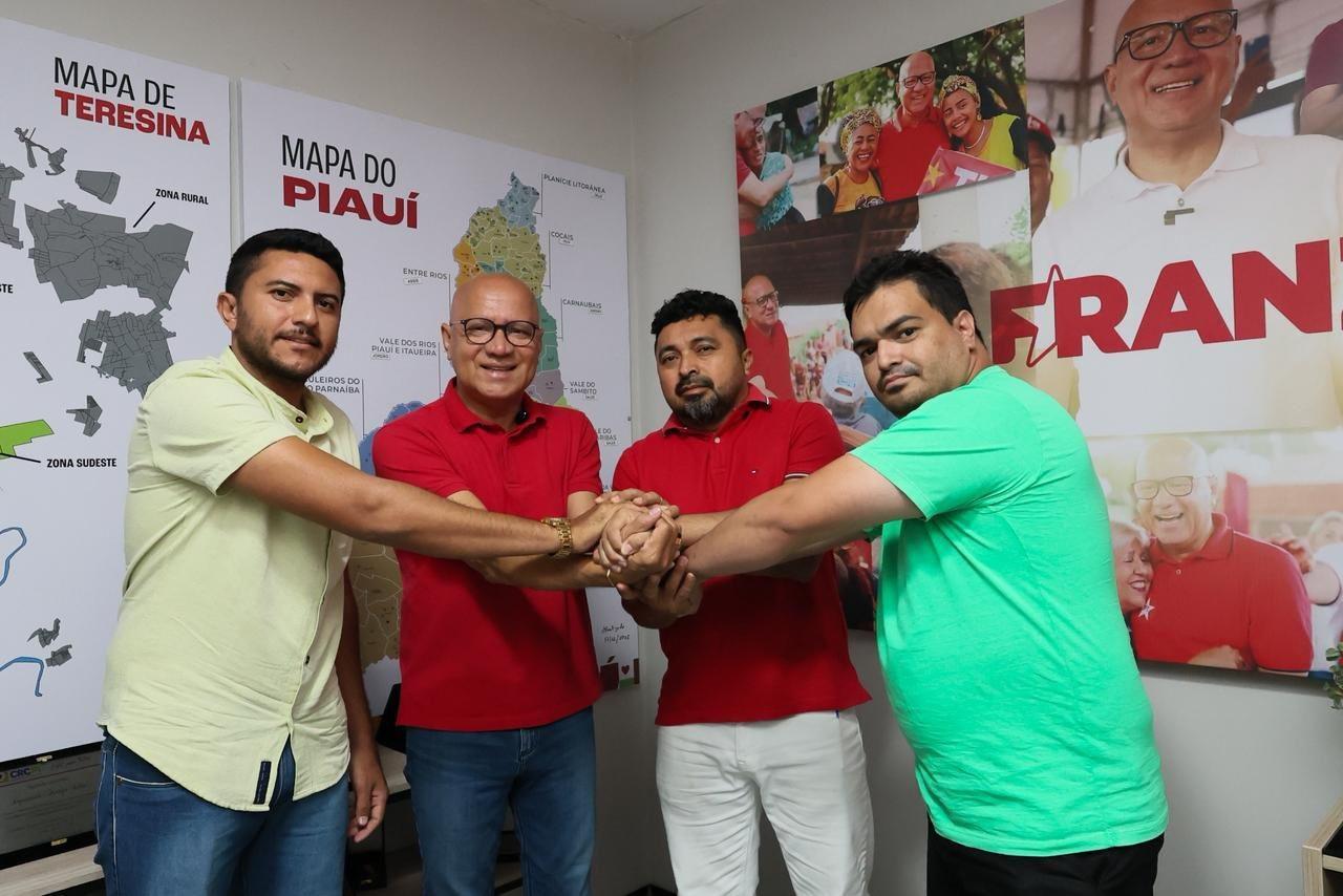 Franzé Silva com representantes da Frente Parlamentar pelo Povo do Território Serra Capivara