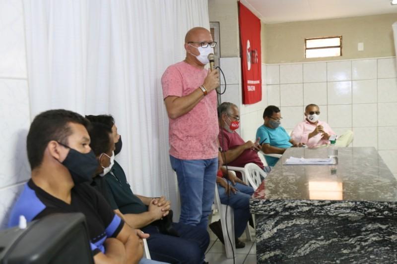 Deputado Franzé Silva em reunião com motoristas e cobradores