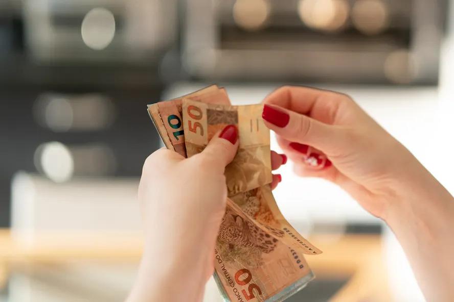 Reforma tributária cria cashback para aliviar tributos dos menos favorecidos