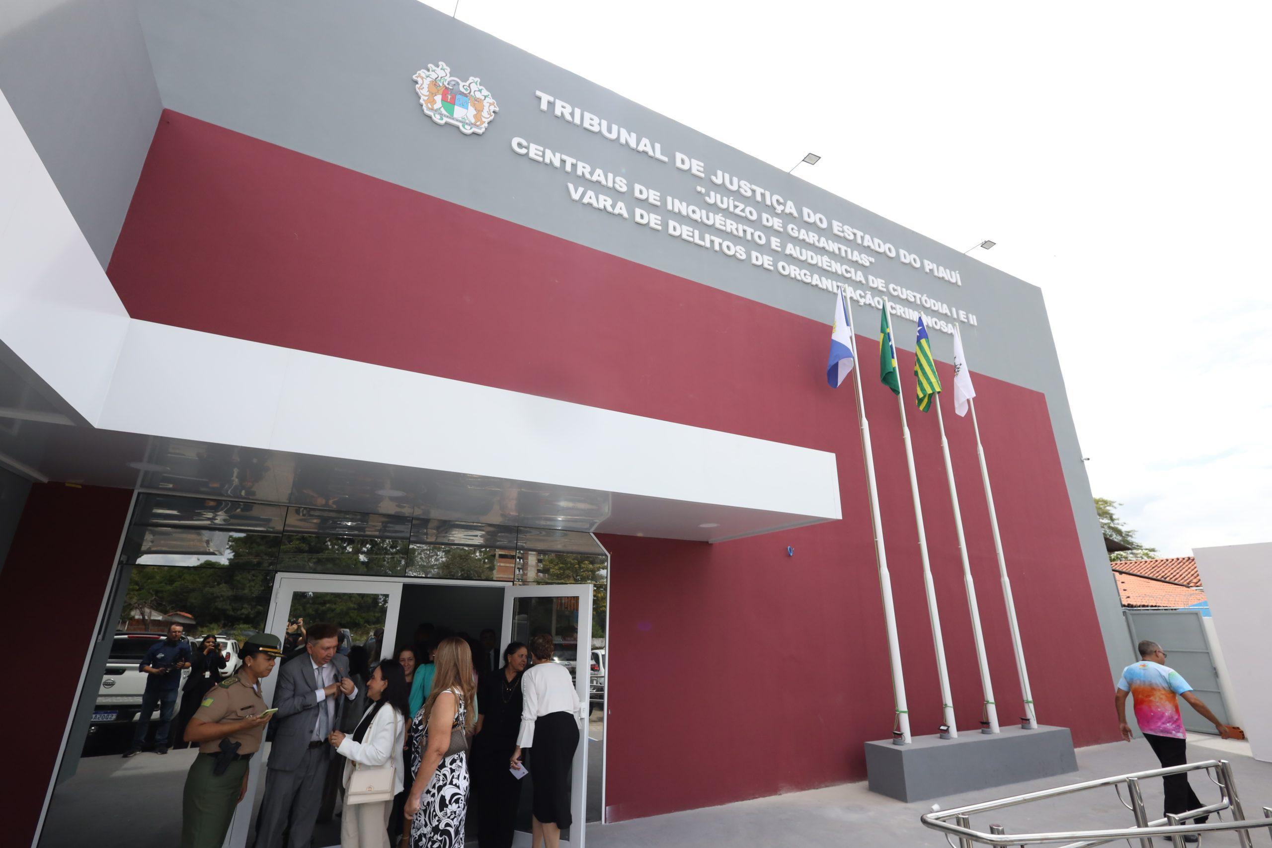 Prédio das Centrais de inquérito e audiência