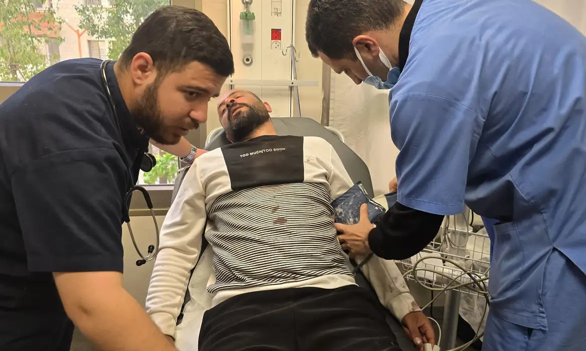 Hamdan Ballal foi libertado após passar uma noite sendo espancado