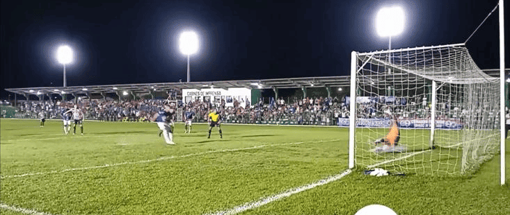 Jeorge fez gol de pênalti para o Parnahyba