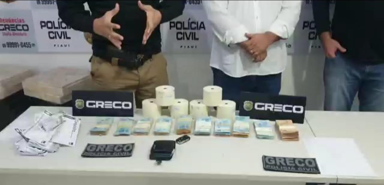 Dinheiro e drogas apreendidas com suspeitos de sequestro a gerente de banco em Teresina