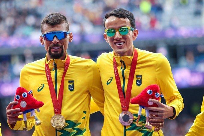 Brasil faz dobradinha no atletismo e conquista medalhas de ouro e bronze nos Jogos Paralímpicos de Paris.