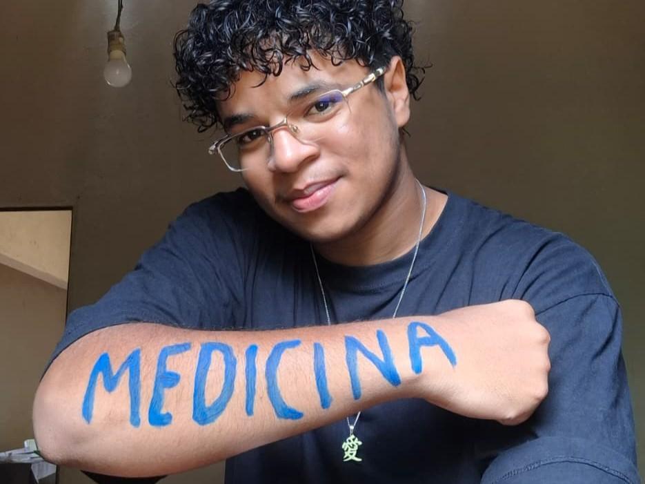 Harison Barbosa, ex-monitor de Matemática aprovado em Medicina