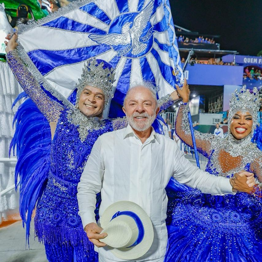 56,2% dos comentários sobre homenagem ao presidente Lula apresentaram teor positivo