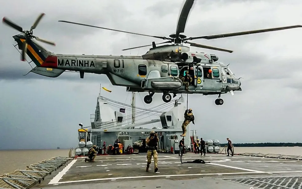 Helicóptero modelo UH-15 Super Cougar