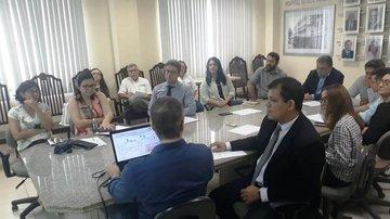 Reunião das equipes do HGV e do Hospital Albert Einstein