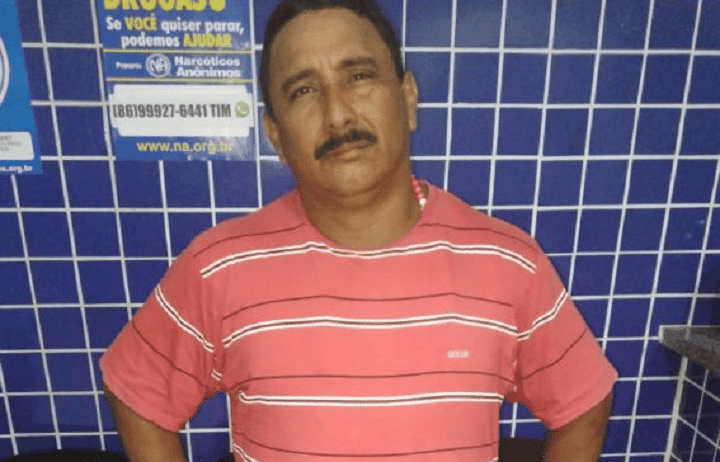 Homem preso com mandado de prisão