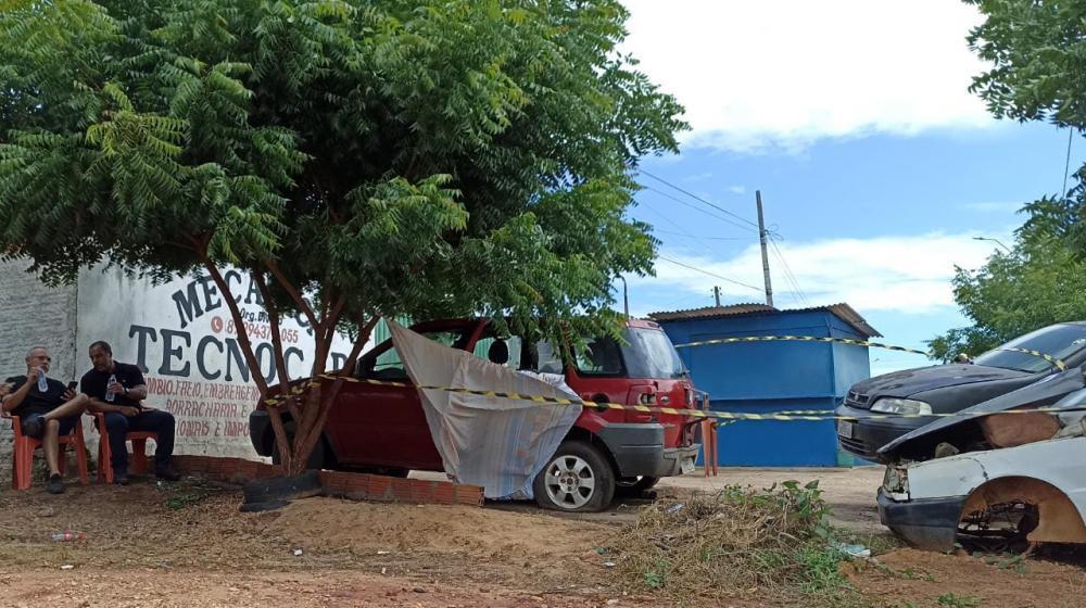 Homem é encontrado morto em frente a oficina em Oeiras