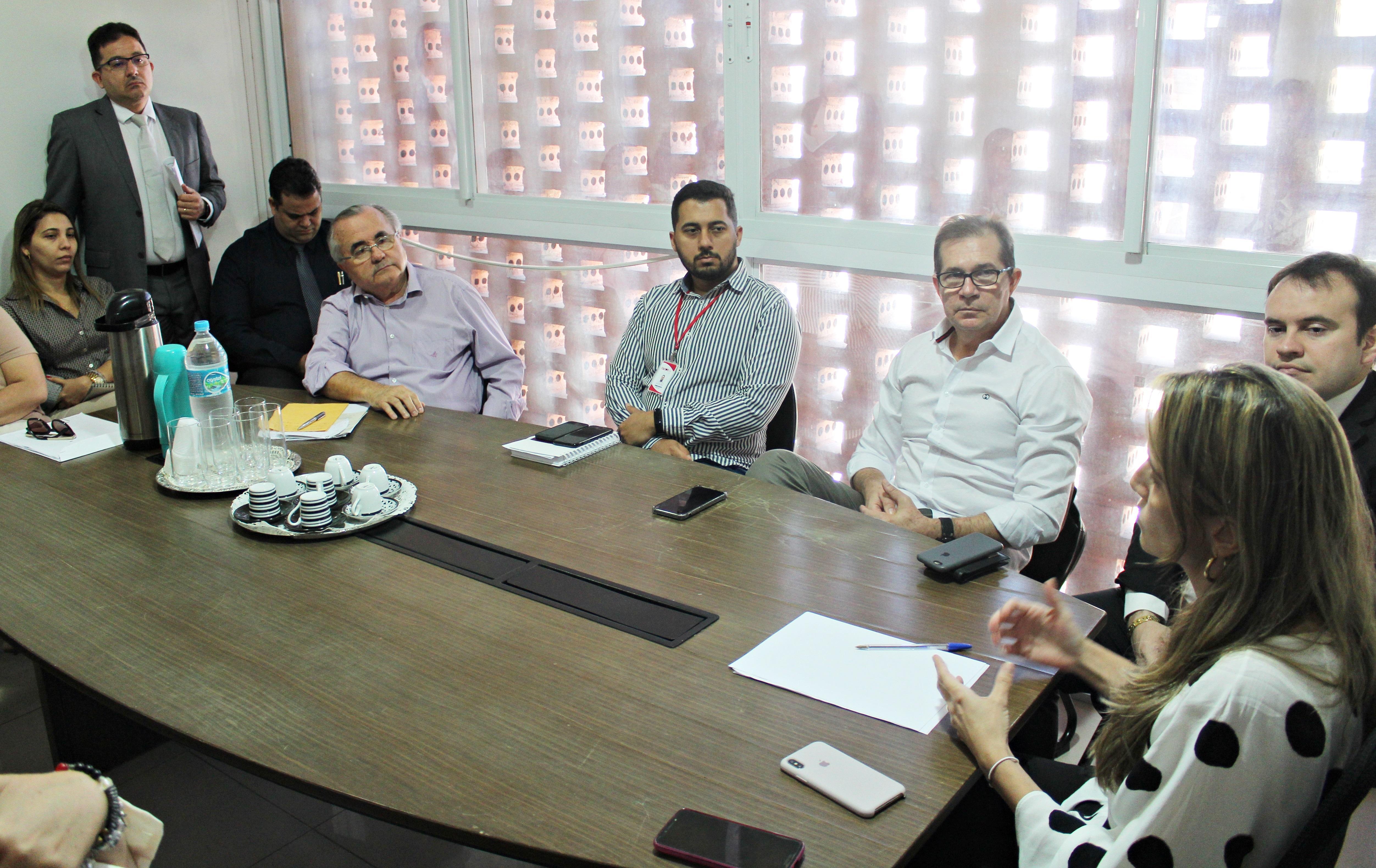 Reunião na sede do IASPI