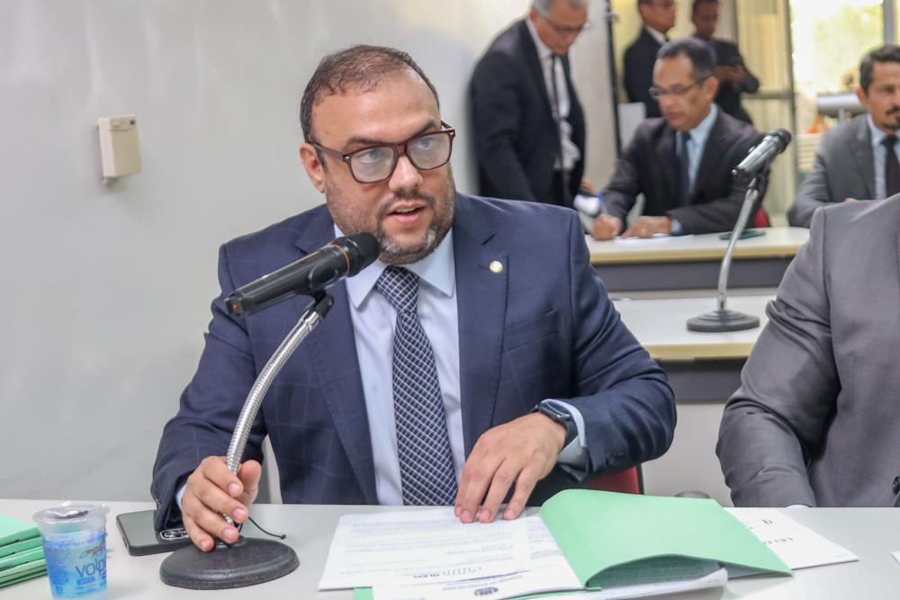 Deputado Ziza Carvalho
