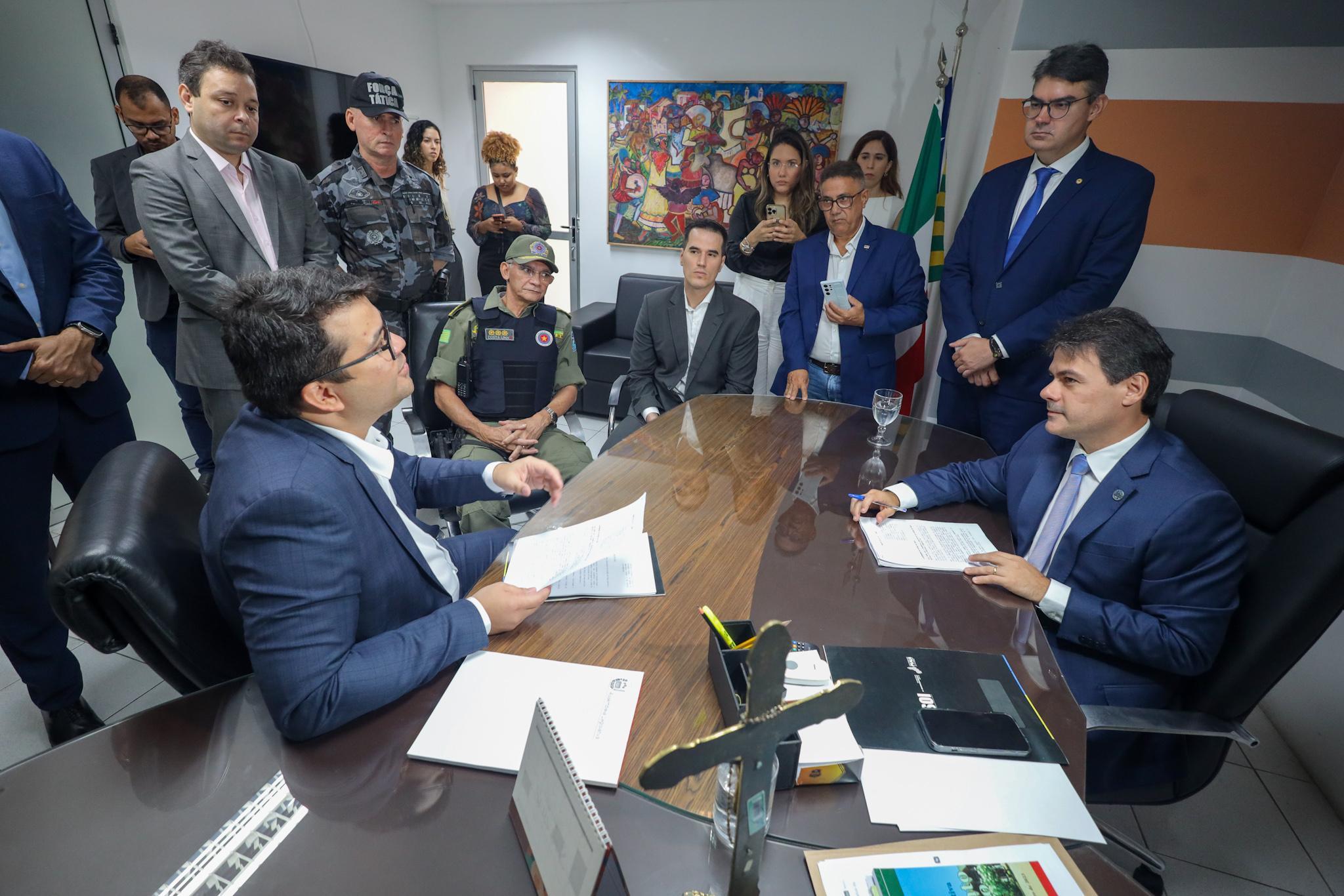 Entre os projetos entregues por Chico Lucas está o que torna obrigatório o uso de câmeras corporais pelos policiais