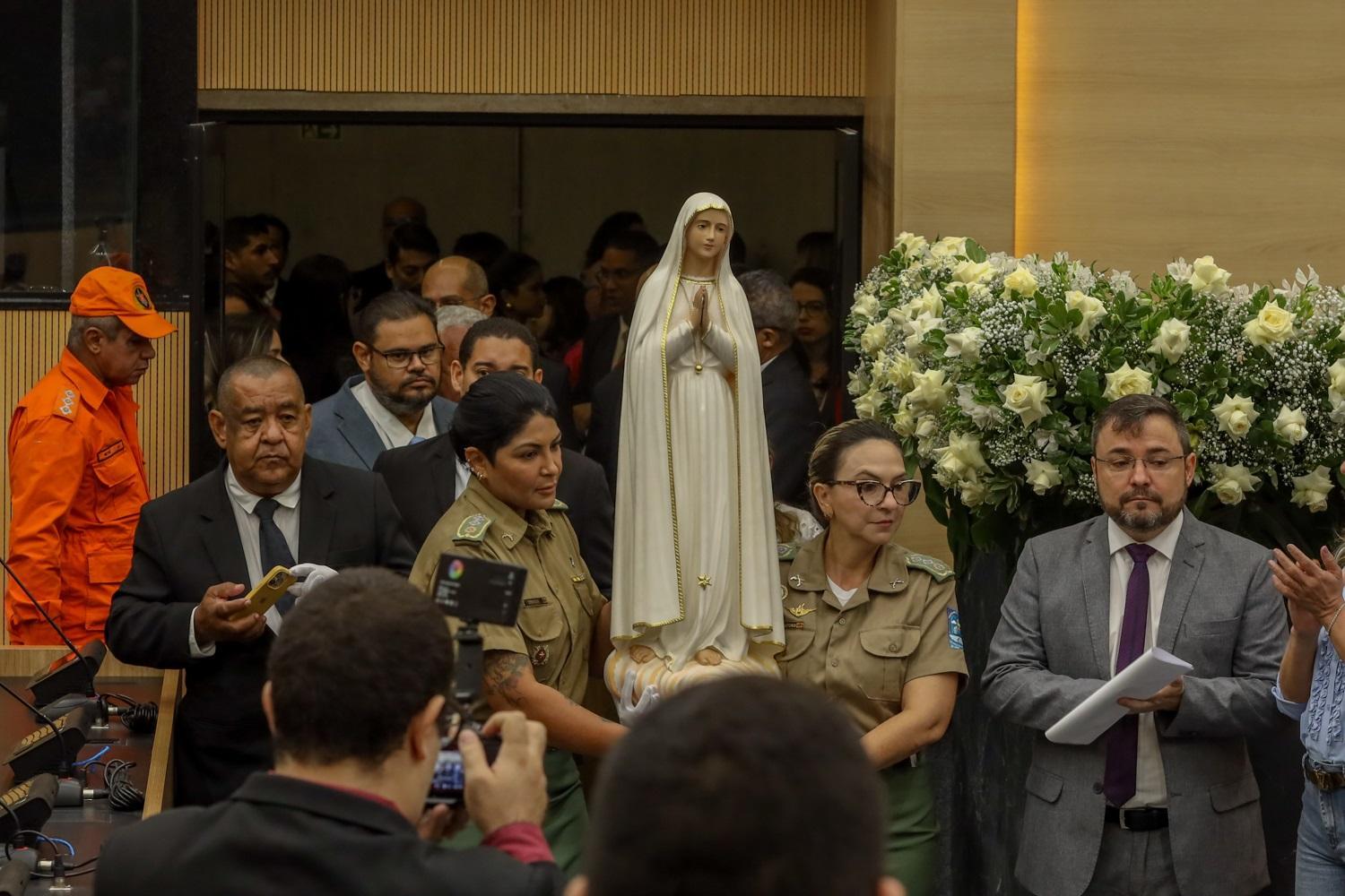 Imagem peregrina de Nossa Senhora de Fátima visita Alepi em sessão solene