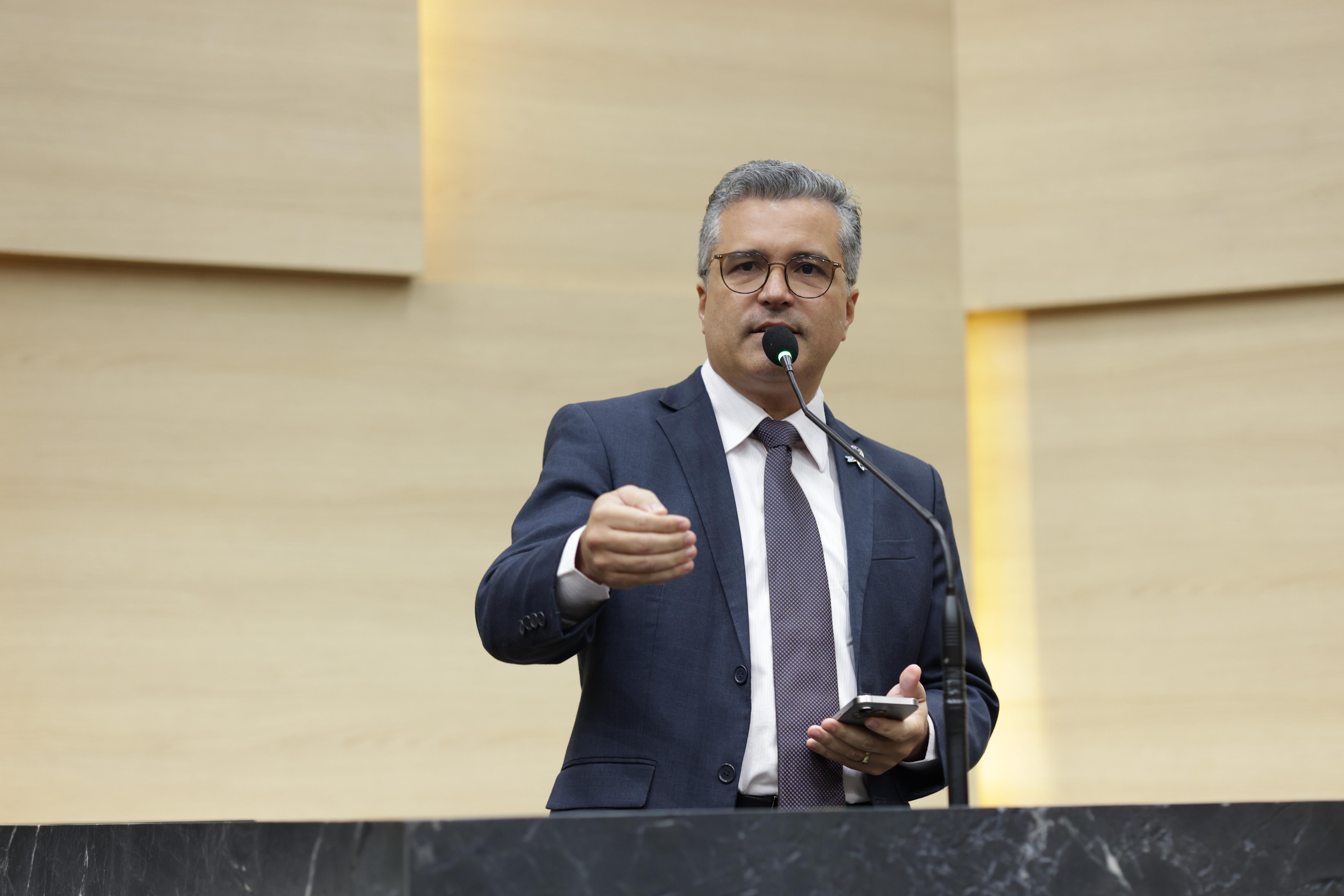 Dr. Vinícius (PT), líder do governo do Estado na Alepi