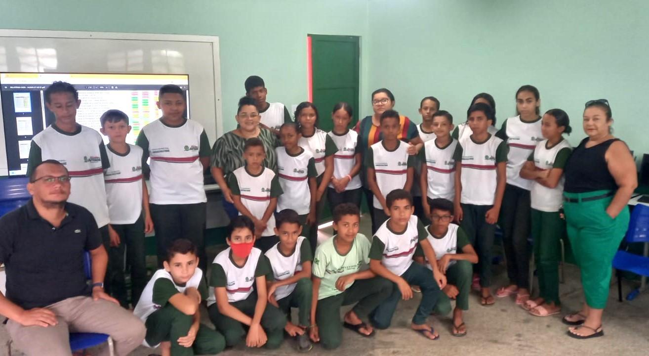 Alunos da Escola do Liberdade Paulo Freire são beneficiados com projeto que facilita o aprendizado