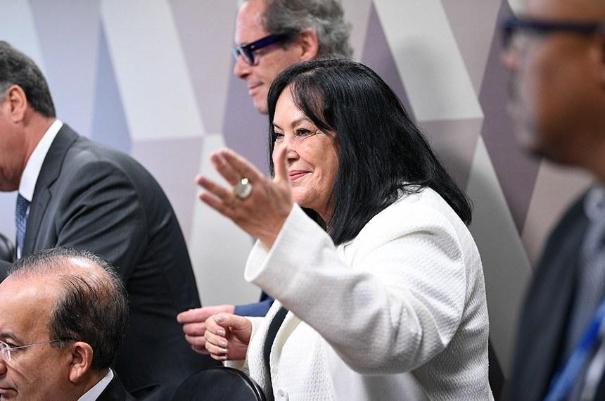 Relatora do projeto, a senadora Rose de Freitas fez ajustes no projeto para garantir que a substituição de penas beneficie mais mulheres que, de outra forma, seriam presas