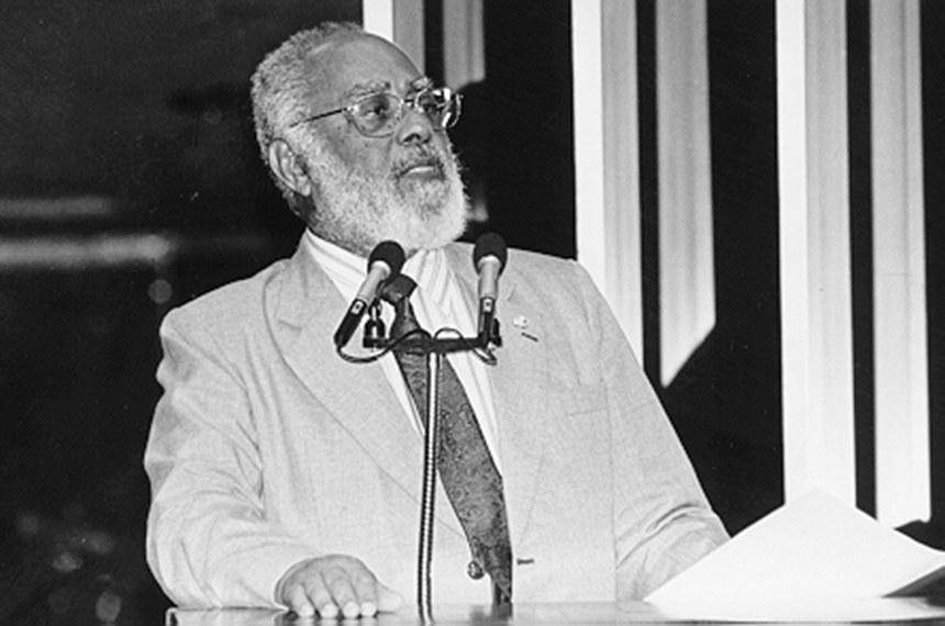 Ativista do movimento negro, Abdias foi escritor, político, professor universitário e artista plástico