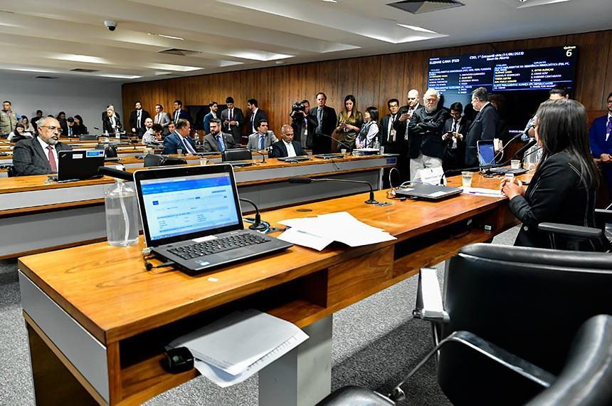 A Comissão de Defesa da Democracia é presidida por Eliziane Gama