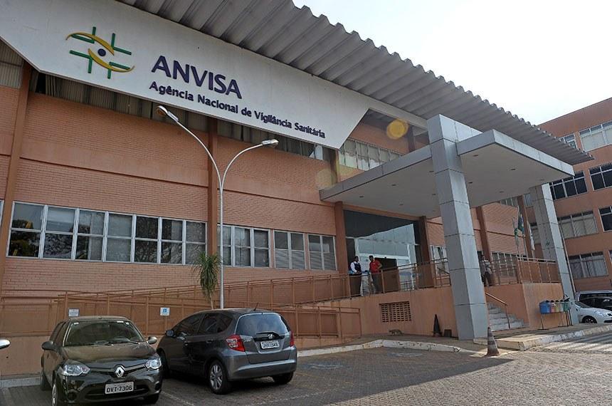 Anvisa suspendeu os estudos clínicos da vacina conhecida como Coronavac nesta terça-feira (10)  Fonte: Agência Senado