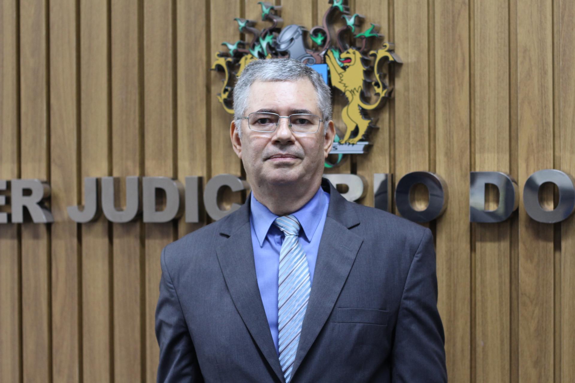 Atualmente, Lirton Nogueira Santos é diretor-geral do TJPI