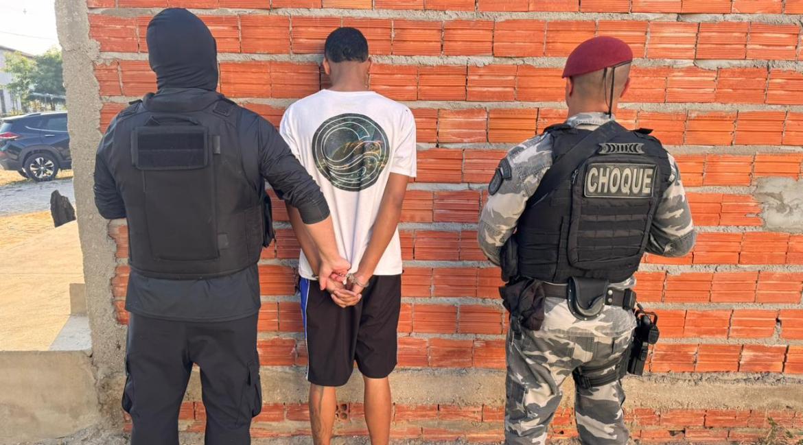 Suspeitos de roubo de veículos são presos em Teresina