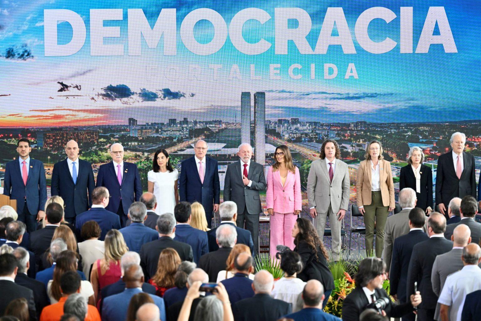 Lula deve vetar PL da dosimetria em nome da democracia
