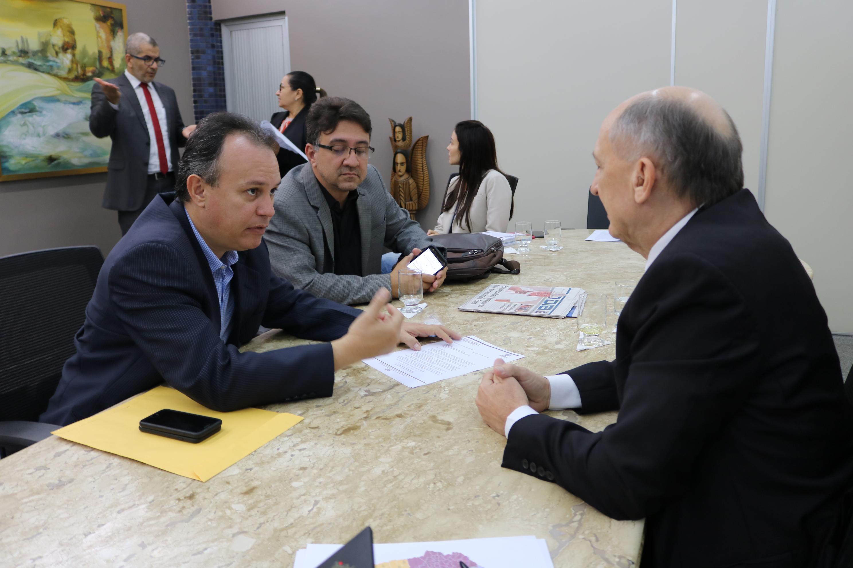 Ricardo Pontes e Marcos Steiner com Abelardo Vilanova no TCE-PI