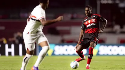 Lance de São Paulo x Flamengo pelo Brasileirão