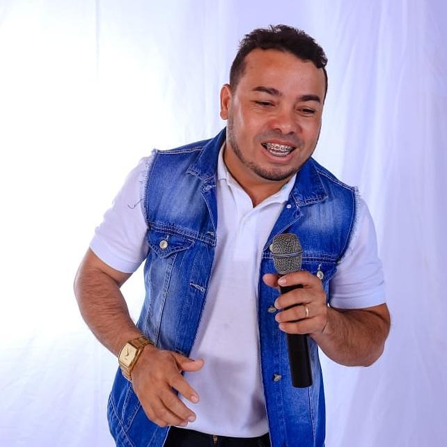 O cantor Celso Maranhão