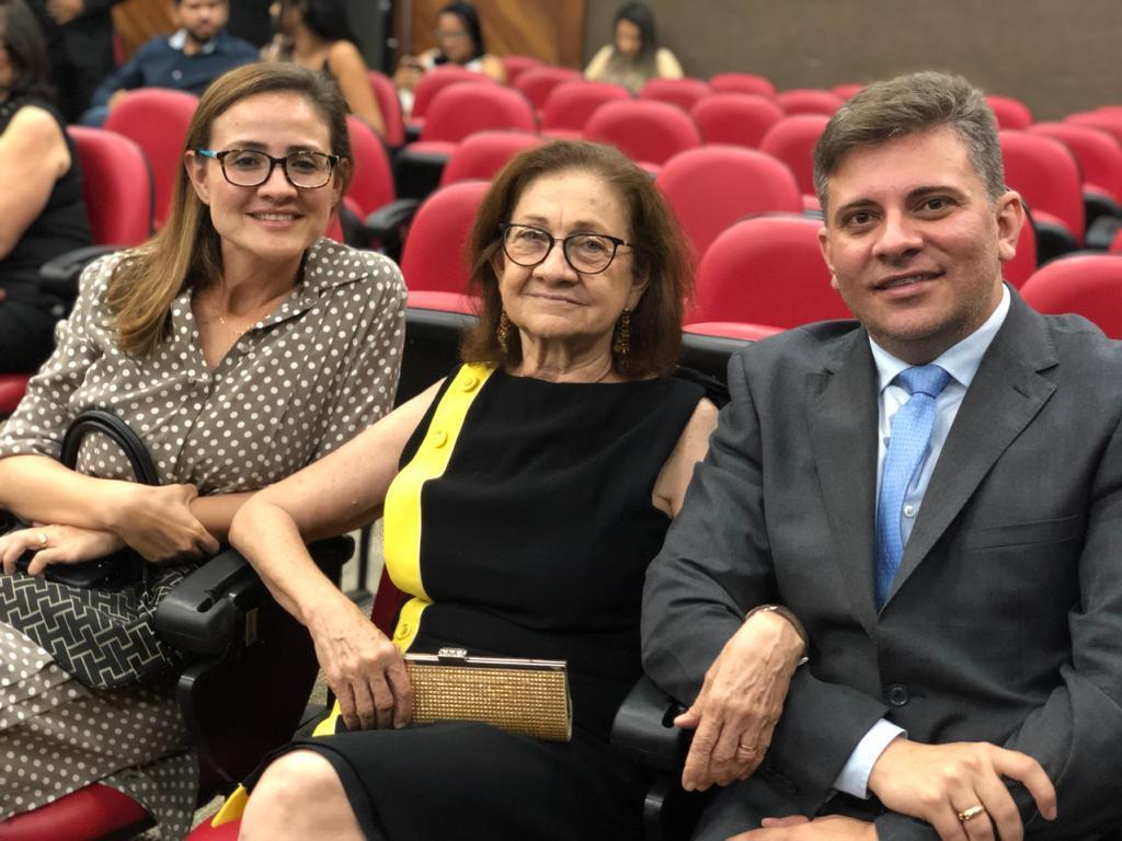 Mãe e filho no combate ao Coronavirus