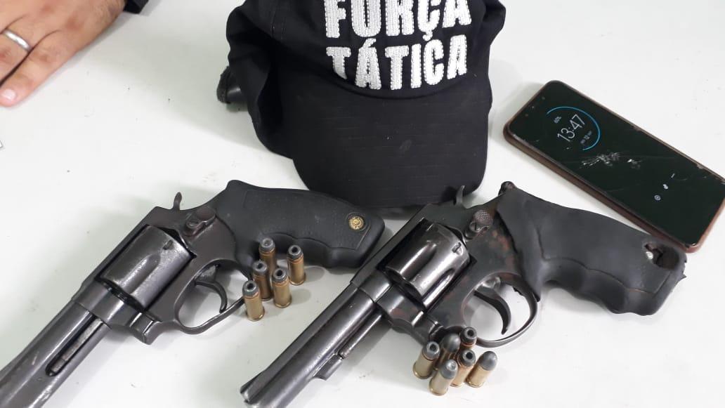Homem armado é preso após perseguição policial
