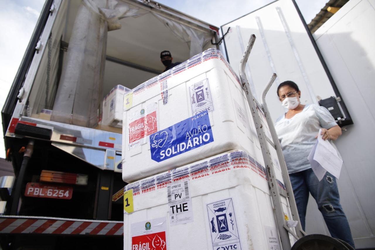 Piauí recebe mais de cem mil doses de vacinas contra a Covid-19