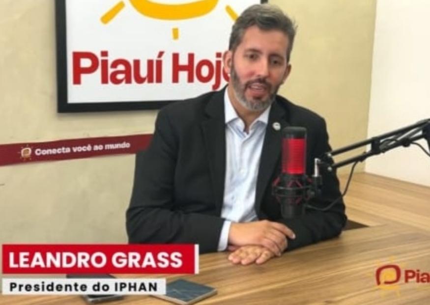 Leandro Grass durante entrevista no estúdio do portal Piauí Hoje