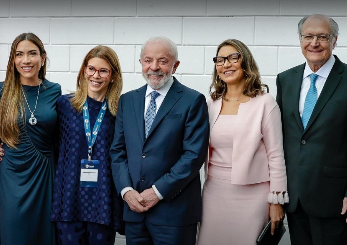 As filhas de Silvio Santos com Lula, Janja e Alckmin no SBT