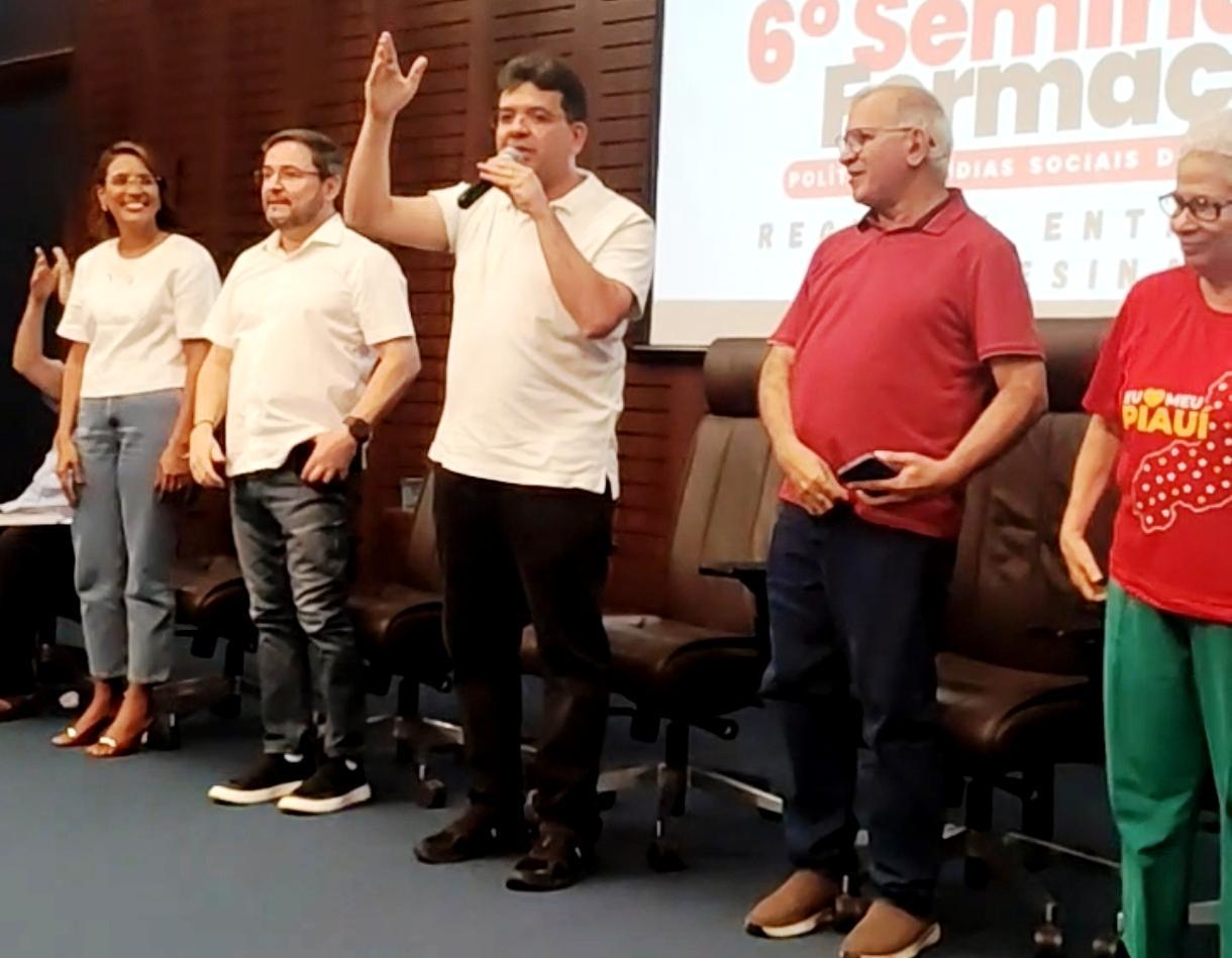 Governador Rafael Fonteles e outros petistas na abertura do seminário
