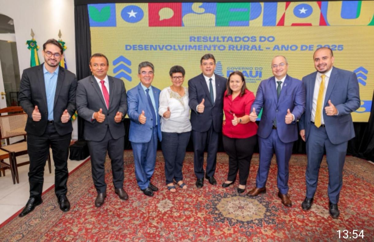 Secretários e gestores da área da agropecuária com o governador Rafael Fonteles e o deputado Francisco Limma