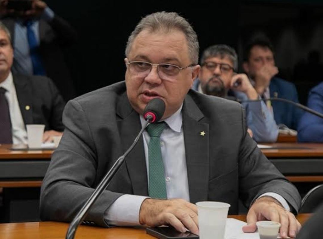 Florentino Neto desmente boatos e foca na reeleição