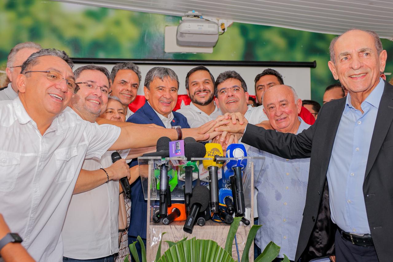 Líderes do "Time do Povo" no lançamento da chapa majoritária da situação
