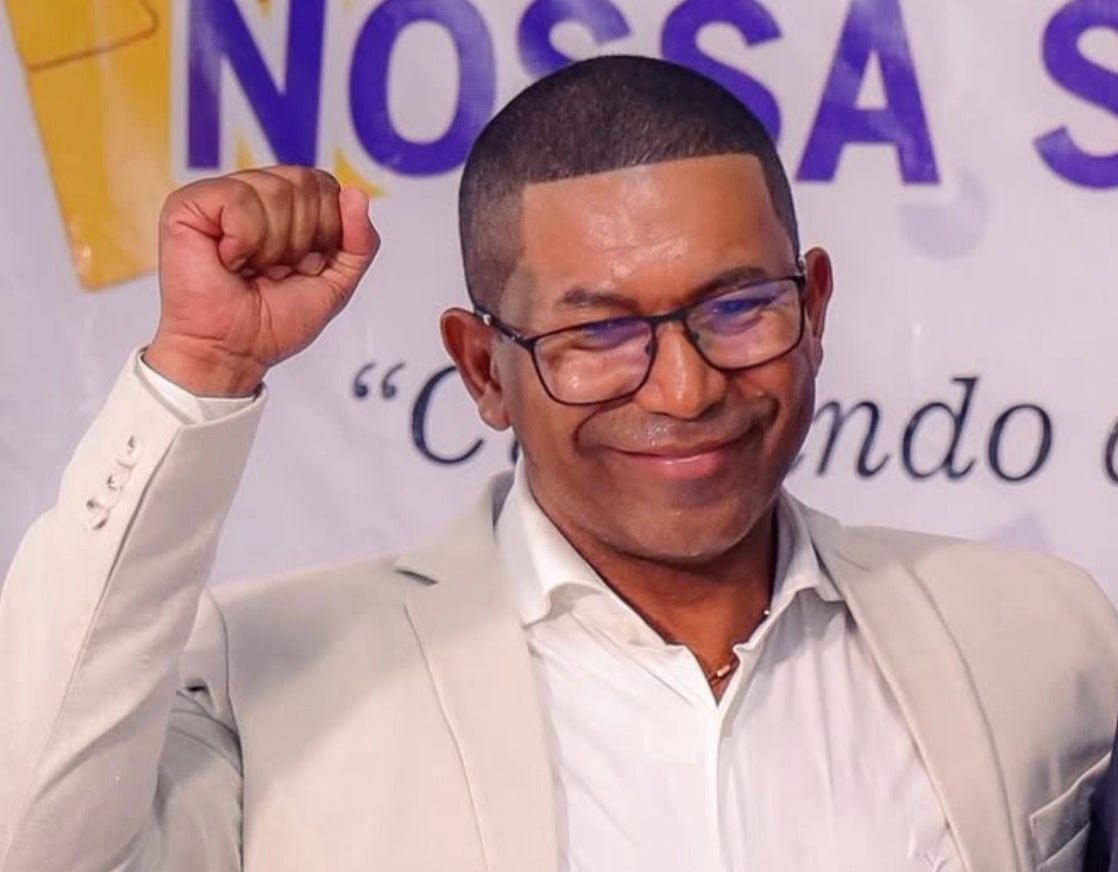 O prefeito Dijalma Mascarenhas comemorou discretamente a vitória