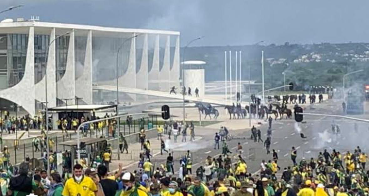 Ato de 08 de Janeiro de 2022 contra a democracia em Brasília