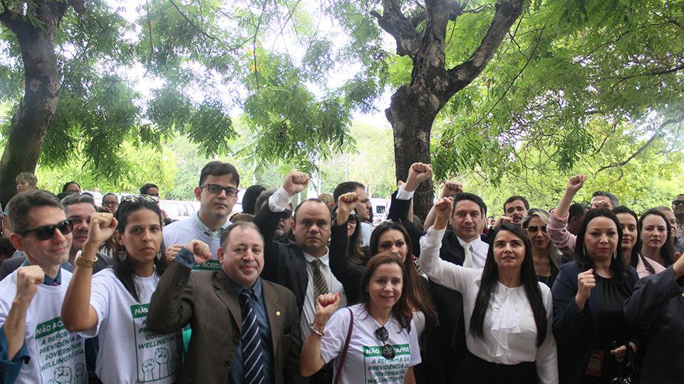 Mobilização que pede a retirada do regime de urgência para votação da Reforma da Previdência Estadual