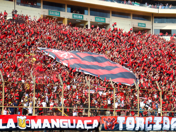 Flamengo pode se tornar campeão do Brasileirão hoje em partida contra o Ceará