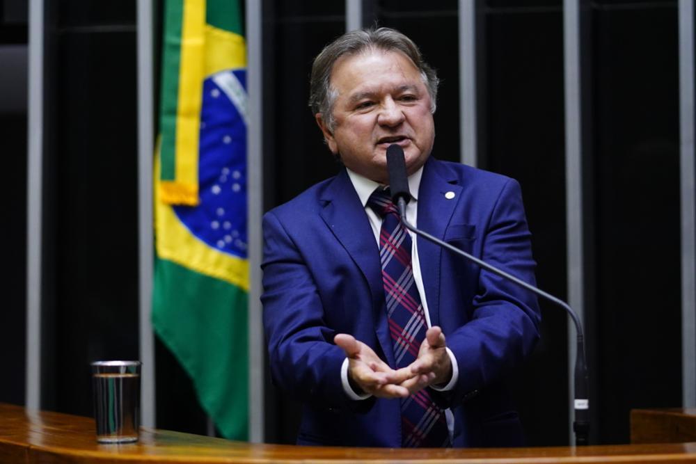 Deputado Merlong Solano