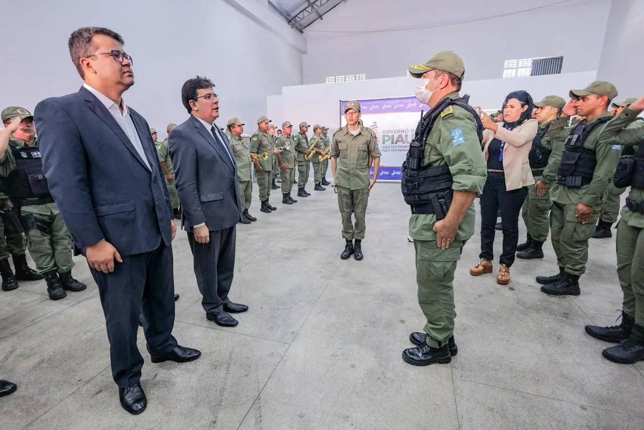 Rafael Fonteles e Chico Lucas durante inauguração do Batalhão da Polícia Militar no Centro