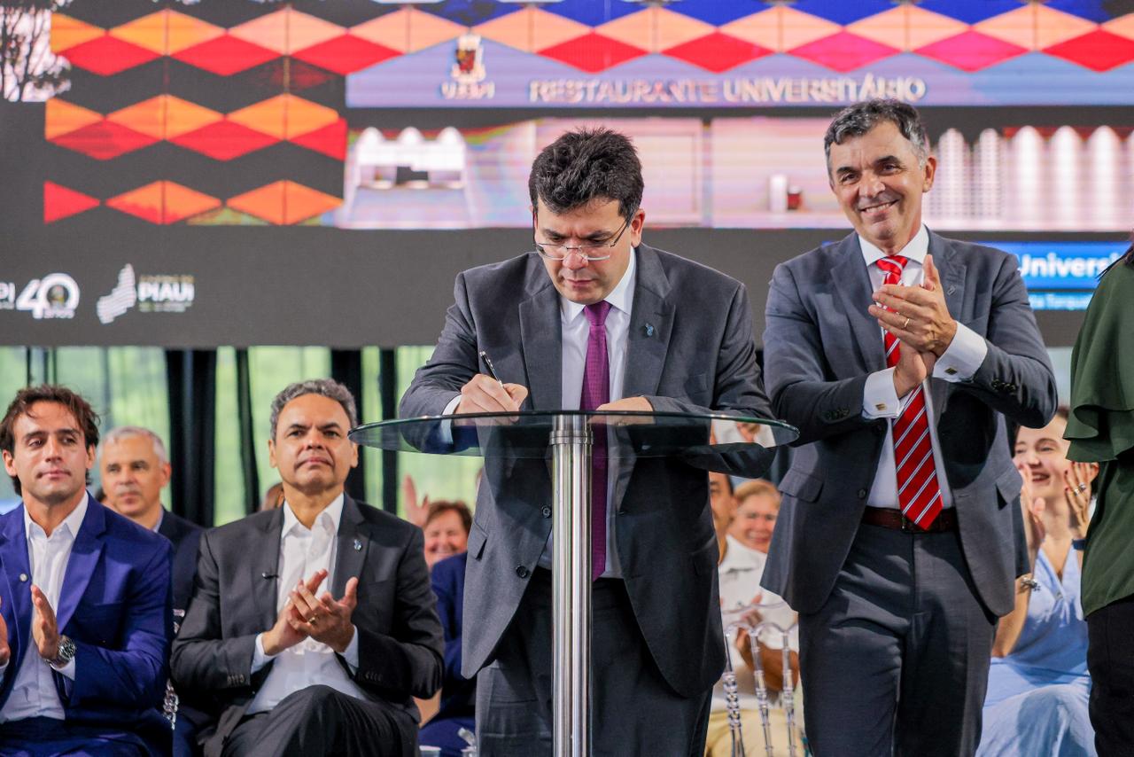 Governador anuncia Restaurante Universitário na Uespi e investimentento de R$15,8 milhões