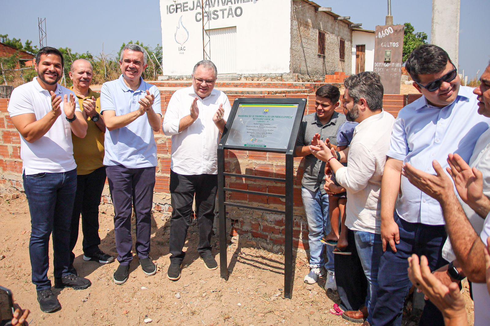 Governo do Piauí inaugura obras de pavimentação em Parnaíba