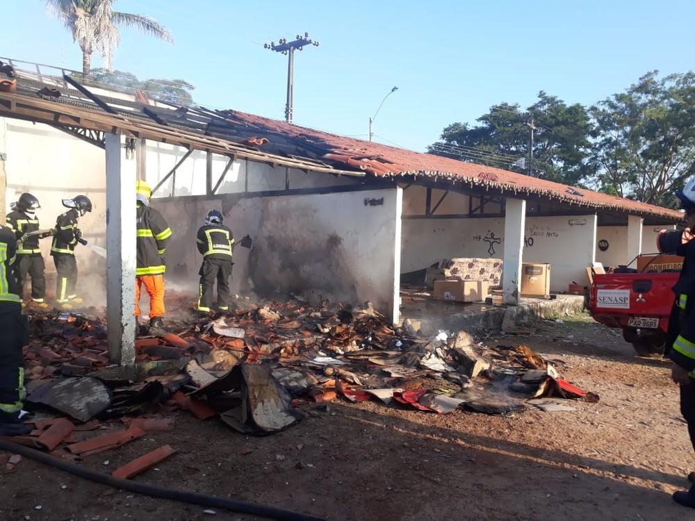 Incêndio atinge depósito no Parque Lagoas do Norte