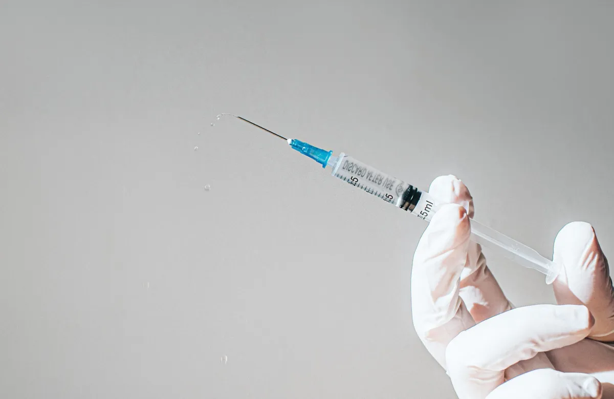 Medicamento lenacapavir se torna uma nova ferramenta para reduzir o risco de transmissão do HIV
