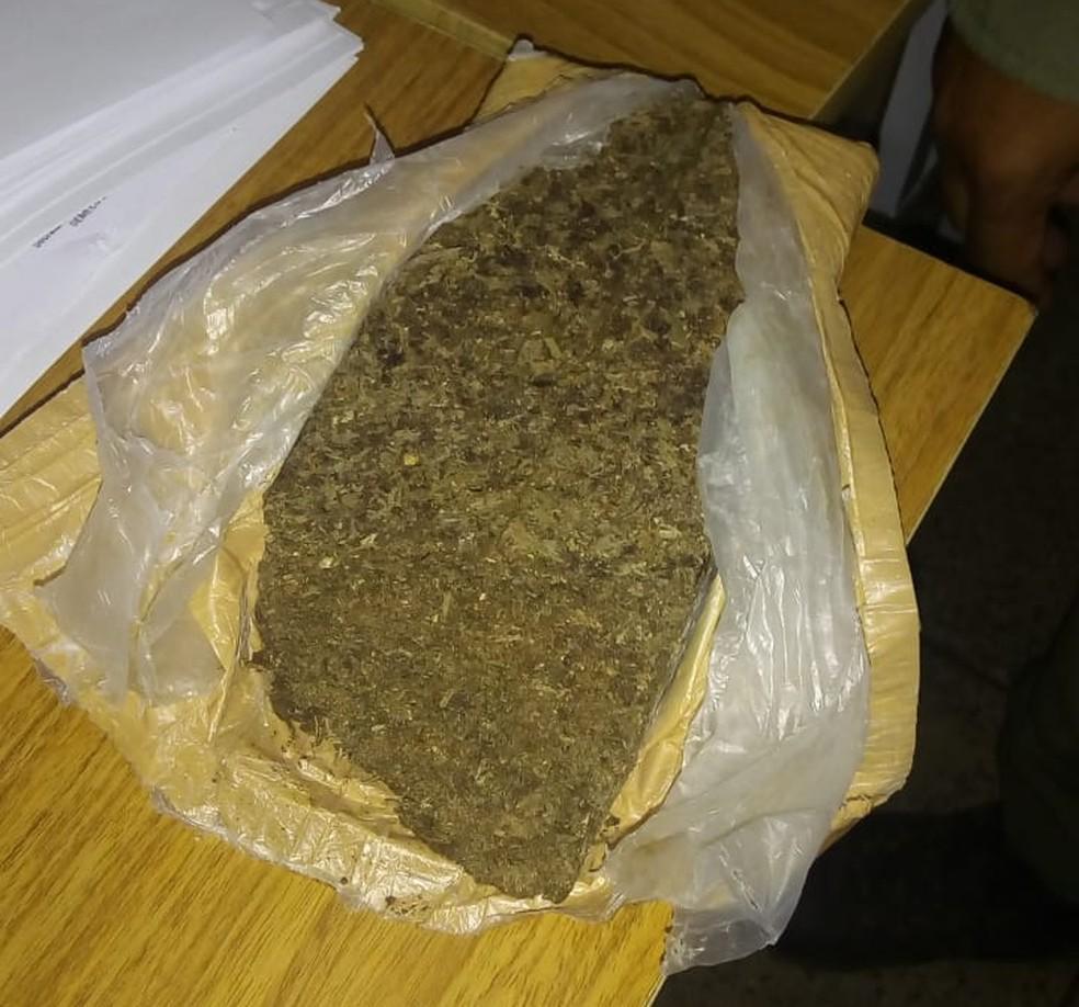 Droga apreendida na escola